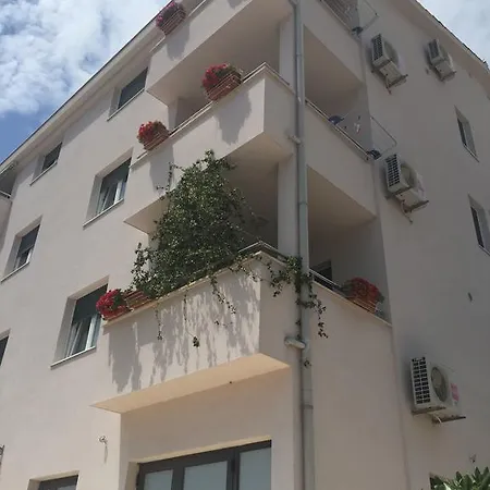 Apartment Life